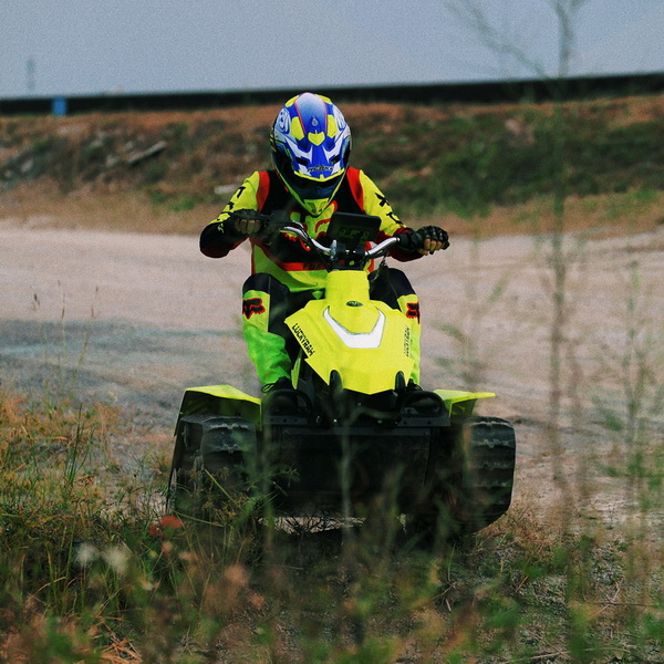 Mobil Salju Jalur Ganda Elektrik Etv-8 Cocok untuk Aktivitas Luar Ruangan Off-Road