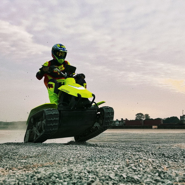 Mobil salju listrik berperforma tinggi untuk penggunaan off-road